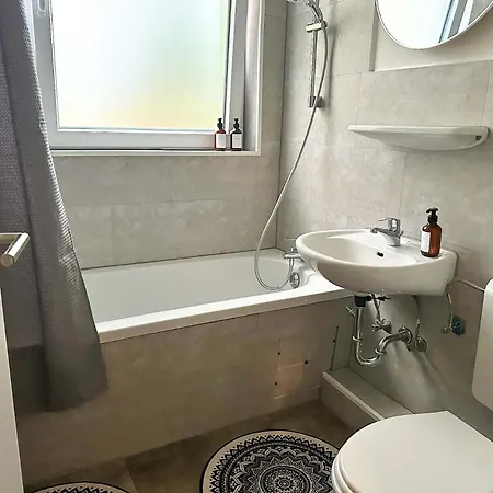 Moderne 3-zimmer-wohnung Mitten Im Zentrum Apartamento